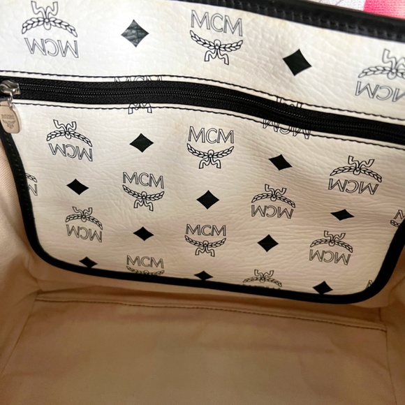 Almost New, Pre-Loved MCM Visetos Leather Tote Bag in White - Picture 5 of 12